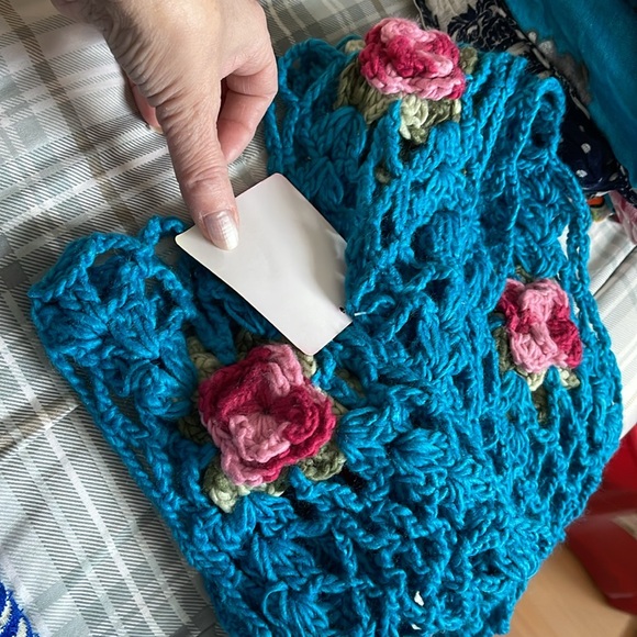 New with Tag/beautiful crocheted, acrylic scarf with flower detail - Picture 2 of 3
